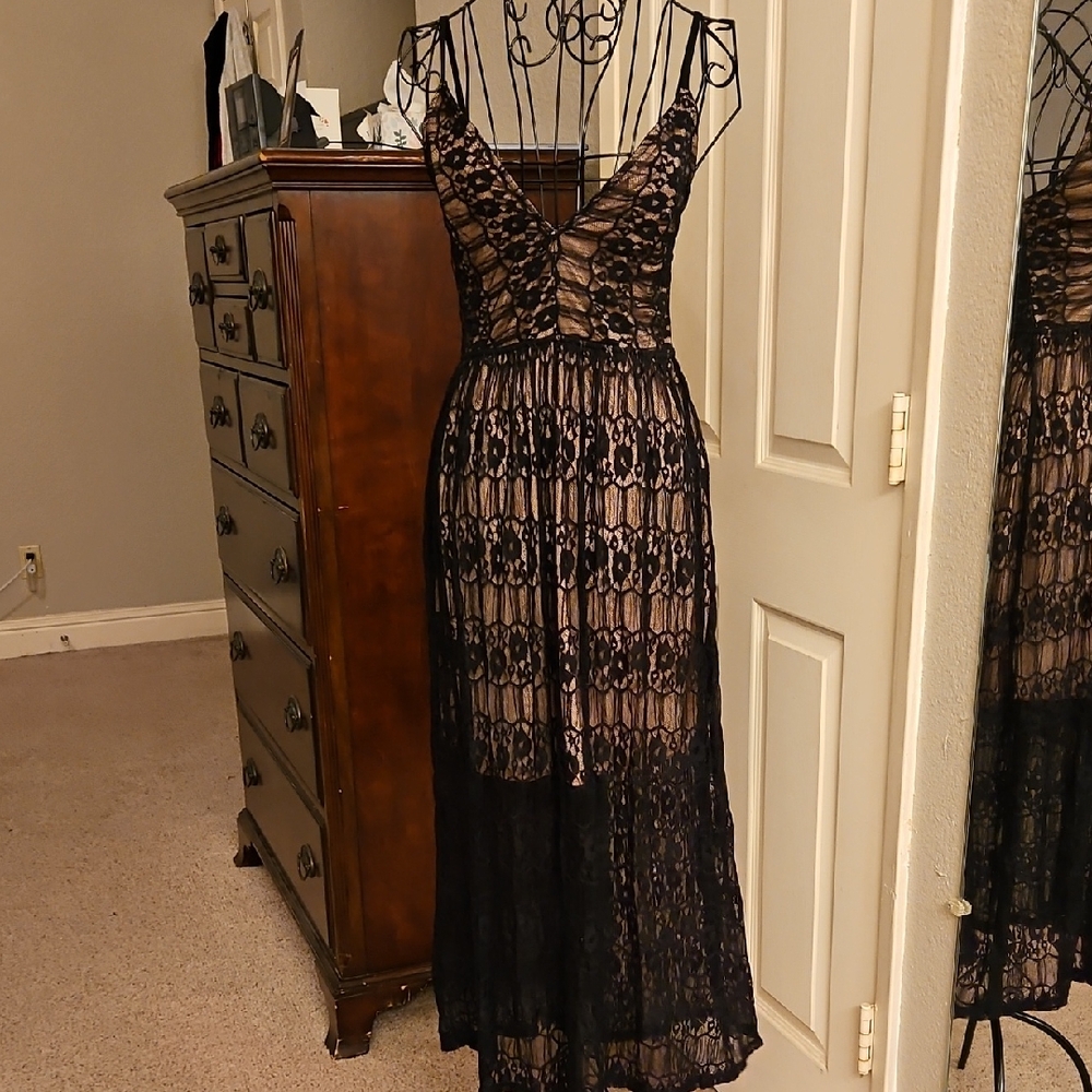 Privy Black Lace Garment